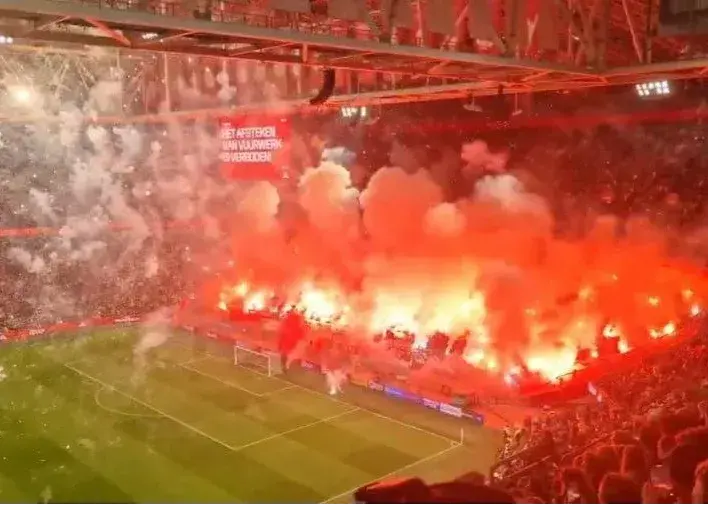 بیانیه تند آژاکس علیه هواداران خودی!