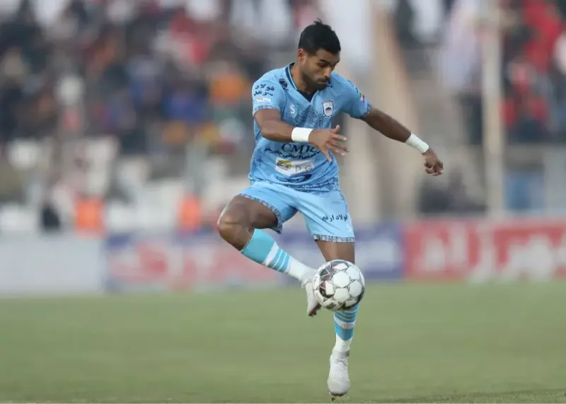 مدافع چادرملو وارد باشگاه صدتایی‌ها شد