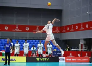 پدیده محبوب پیاتزا: نیمکتنشین در لیگ ایران!