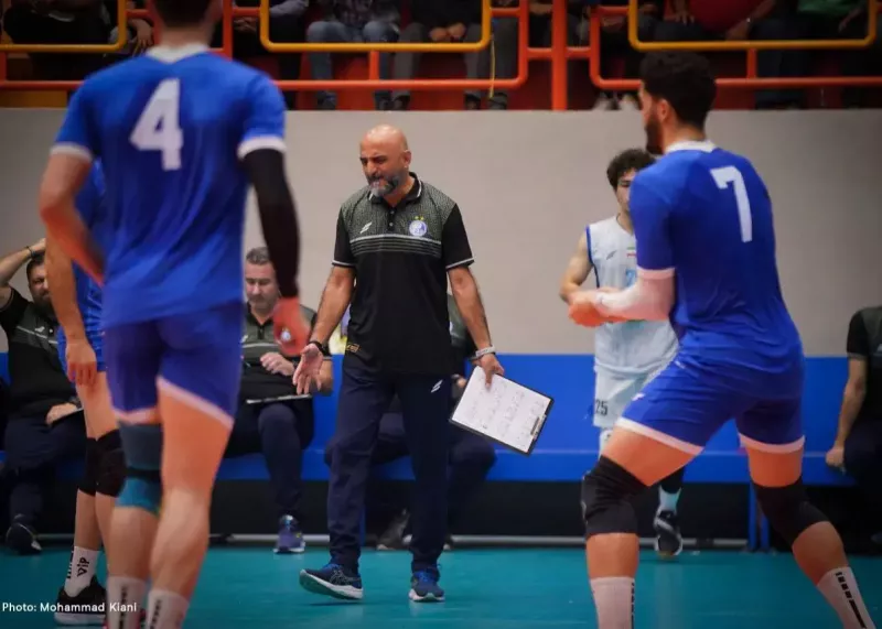 استقلال در زمستان بمب منفجر میکند