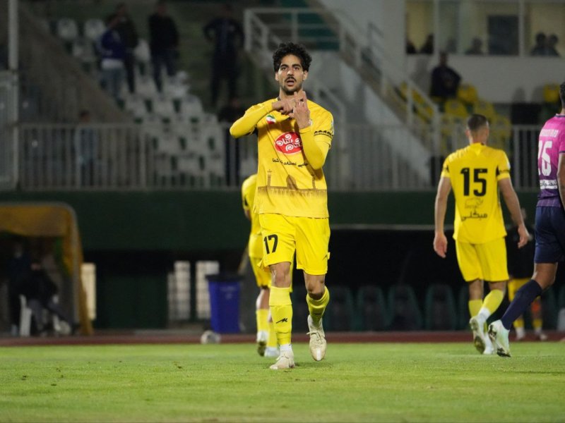 مهاجم گلزن فجر آماده حضور در زمین