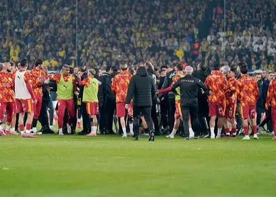 تنش دیوانه‌وار: درگیری پیش از شروع دربی