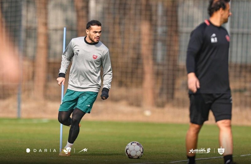 غیبت مشکوک اورونوف در تمرین پرسپولیس