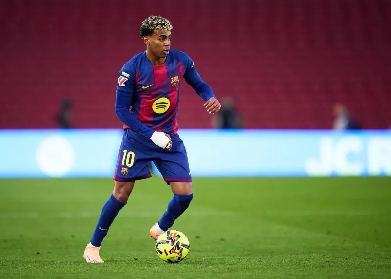 پاسخ محکم لامین یامال به منتقدان