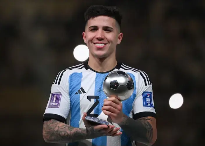 من نژادپرست نیستم و عذرخواهی کردم