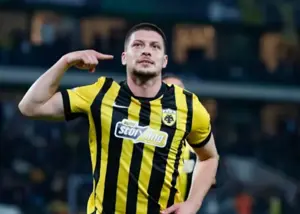 ستاره سابق رئال آتن را به آتش کشید