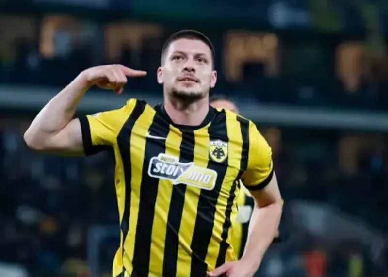 ستاره سابق رئال آتن را به آتش کشید