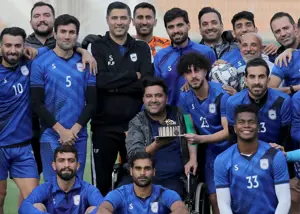 سورپرایز تولد در حاشیه تمرین چادرملو (عکس)