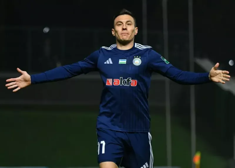 ستاره مطرح ازبکی کفش طلا دریافت کرد