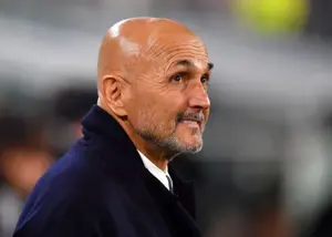 شیر واقعی با تمام قدرتش می‌جنگد، حتی با موش!