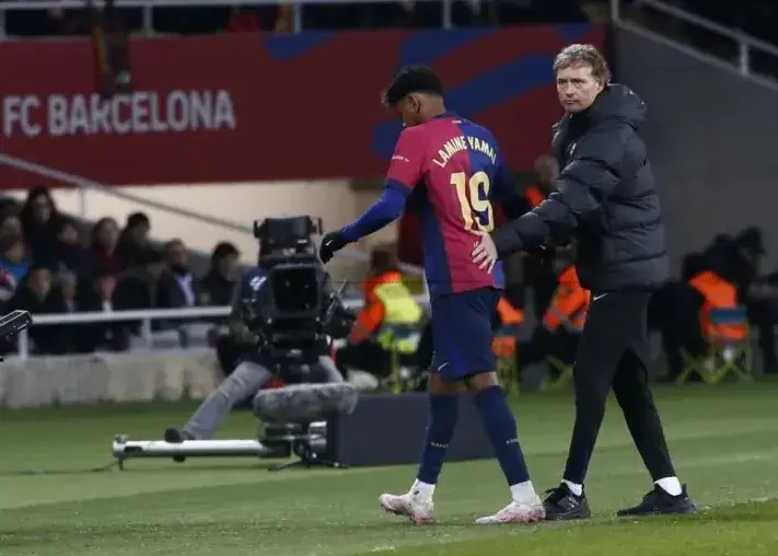 رسمی: مربیان بارسا نقرهداغ شدند