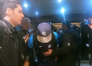 رامین در مسیر اتاق مشت خورد!