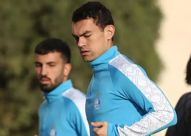 رستم با چشم کبود شده به پیشواز دربی رفت