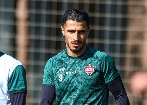 بمب زمستانی پرسپولیس، تمدید آقای گل!