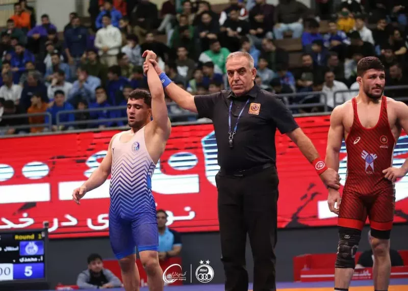 استقلال اولین فینالیست لیگ برتر کشتی فرنگی شد