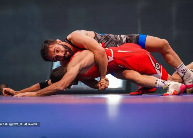 معرفی تیم سوم لیگ کشتی فرنگی در یک مبارزه میلیمتری