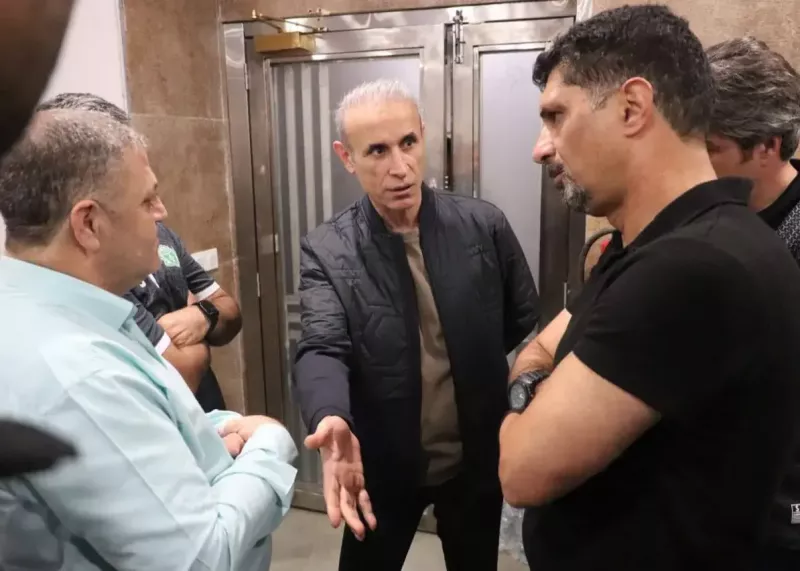 یحیی در رختکن رقیب حاضر شد (عکس)