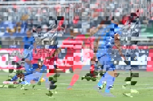 عالیشاه و نمایش یک ساعته با مصدومیت