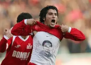 ناکام بزرگ دربی‌ها، محبوب سکوهای پرسپولیس