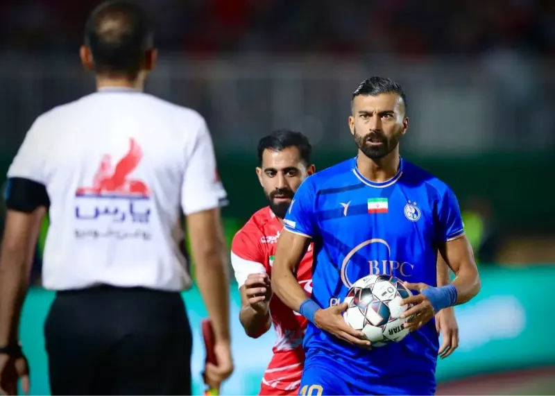 زنده- لحظه به لحظه با حواشی دربی صد و شش!