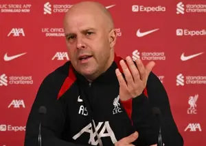 اشلوت: طبیعی است که از نبودن صلاح تعجب کنید!