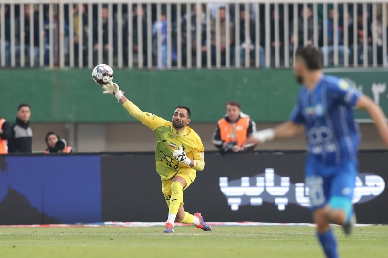 سنگربان خارجی استقلال هم به تهران رسید