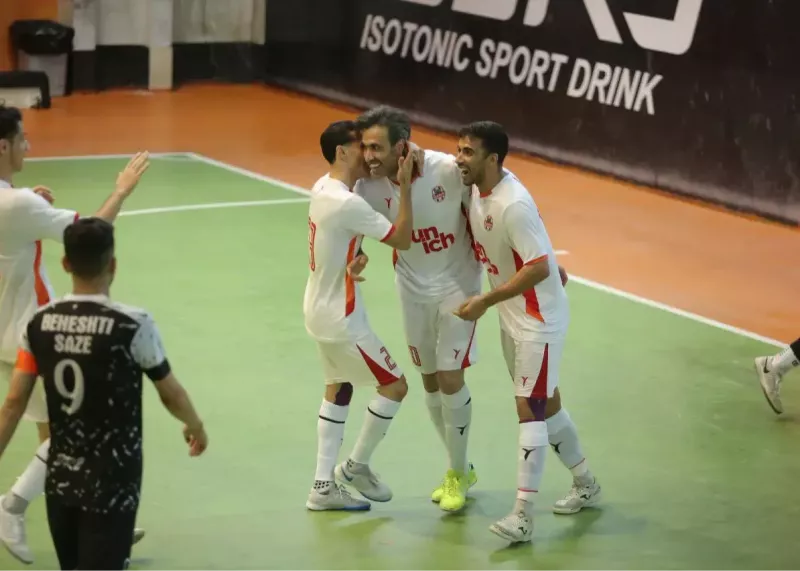 سومین سالنیباز جهان، زننده دیرهنگامترین گل فصل