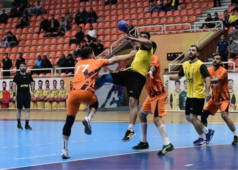 اولین باخت سپاهان، صدر جدول نارنجی شد 