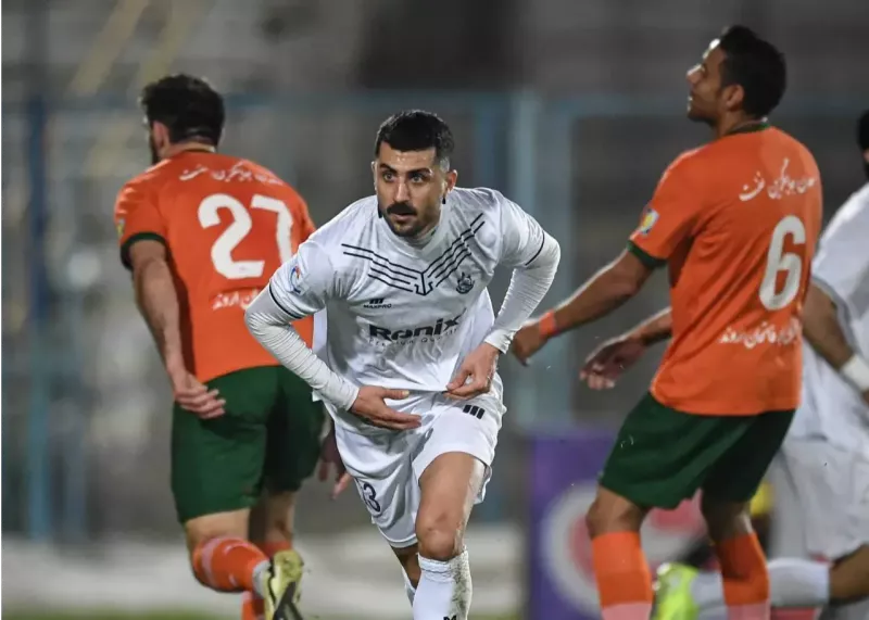 انتقام از نارنجیها با گل 3 امتیازی (عکس)