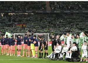 هوادار بارسا به خاطر برد تیمش کتک خورد!