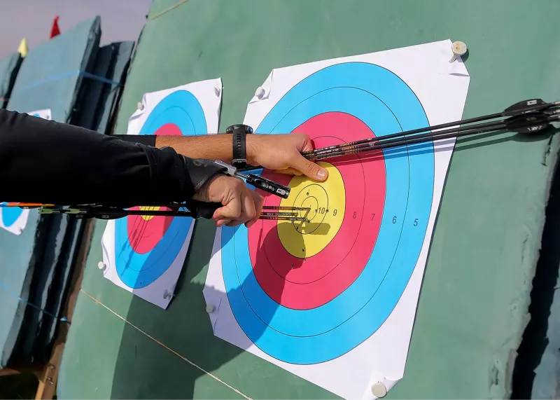 سه کرسی آسیایی برای تیراندازی با کمان ایران