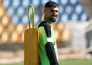 لبخند کافی نیست، گل بزن رضا!