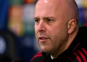 اشلوت: صلاح حق نداشت، من مودبم ولی ضعیف نه!