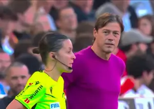 درگیری سرمربی سویا با کمک‌داور زن!