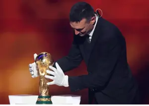 عذرخواهی فیفا از اسکالونی به خاطر دستکش!