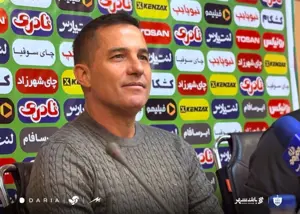 پاسخ سرمربی پرسپولیس به اتهام جادوگری در دربی!