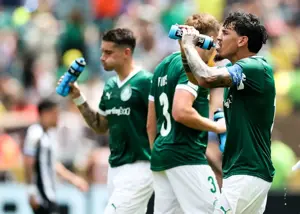 تغییر بزرگ در جام جهانی: 6 دقیقه نوشیدن آب