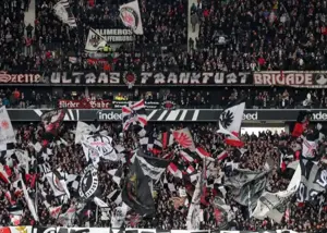 اخراج پزشک حریف بارسا به اتهام درمان بازیکن رقیب!