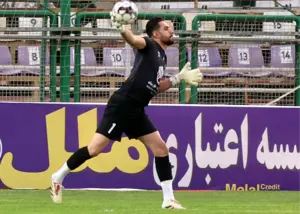 دبل سیو پارسا علیه ستارههای تراکتور