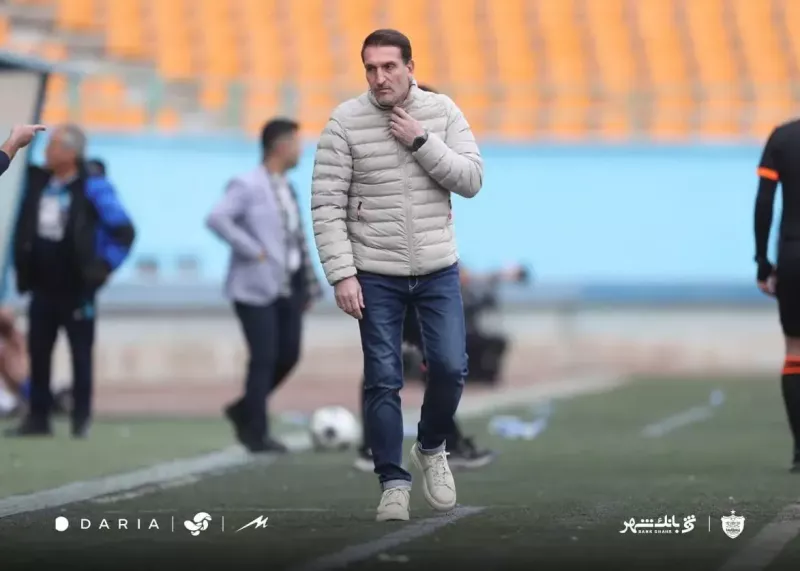 جنجال بزیک در دربی امیدها با کارت قرمز!