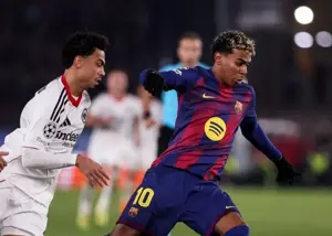 عصبانیت یامال از تعویض در مقابل فلیک!