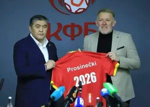 ستاره رئال و بارسا سرمربی قرقیزستان شد