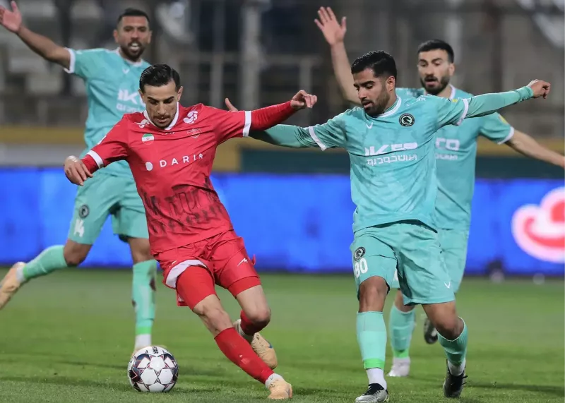 اعتراض پیکان: جوراب پاره شد، داور پنالتی نگرفت