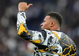 فوری: امباپه به بازی بزرگ رسید