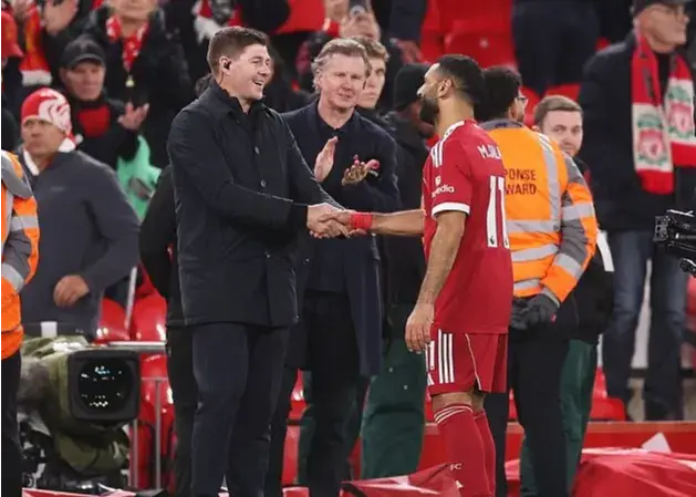 اگر کاپیتان لیورپول بودم، صلاح را جمع میکردم