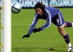 عجیبترین فوتبالیست: بنایی که سیگار میکشید!