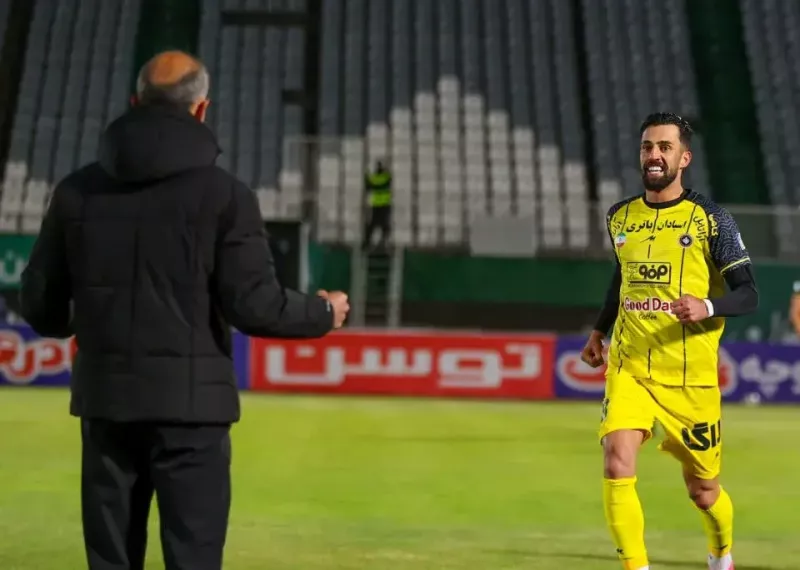 یک نفر آرش رضاوند را مهار کند!