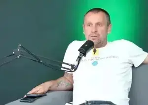 باید قبل از صحبت درباره صلاح دهانت را بشویی