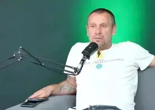 باید قبل از صحبت درباره صلاح دهانت را بشویی