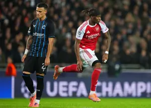 باورنکردنیترین گل هفته در بازی آرسنال (عکس)